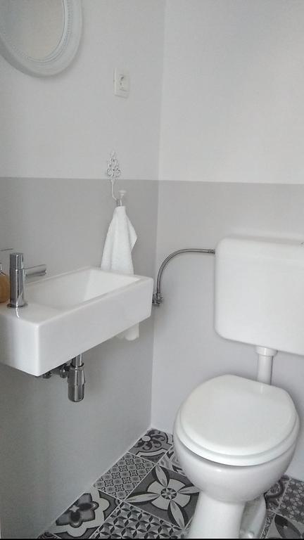 D House Authentic Zlarin House, Relaxing Courtyard And Terrace Quarto foto